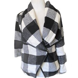 Sugarfly Black and white plaid jacket SZ L